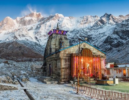 Uttarakhand-kedarnath-temple-before-sunrise-hindu-shutterstock_375337813.jpg_d5aae7fdd5